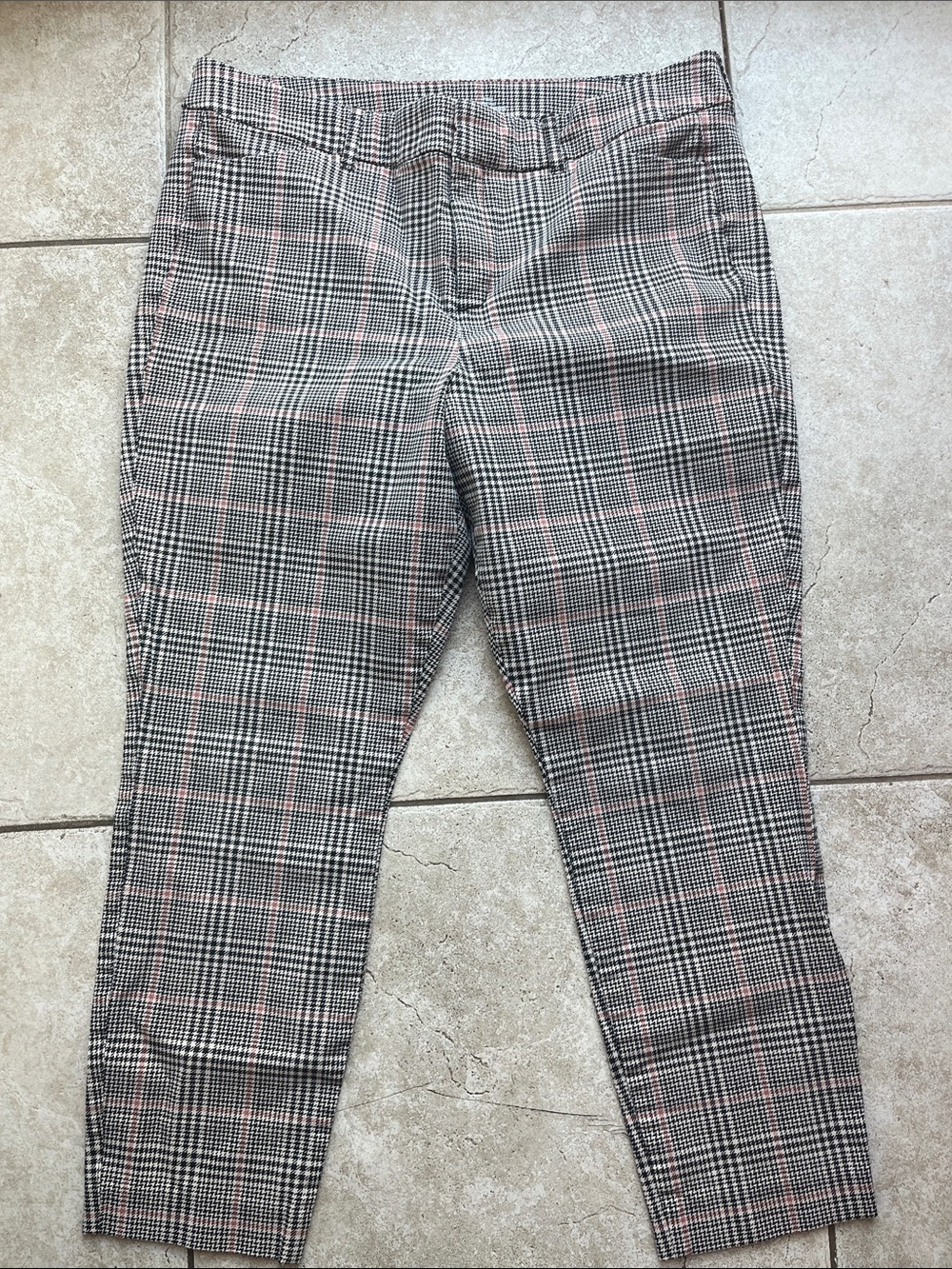 Old Navy Black & Tan Glen Plaid Ankle Pants with Subtle Pink Windowpane